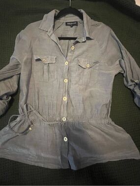 Jones NY vintage women’s blouse with gold embellishments size medium